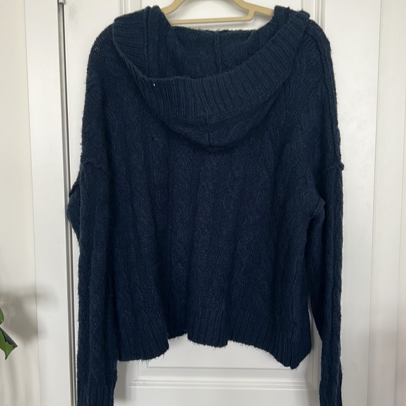 Knit sweater - Picture 3 of 3